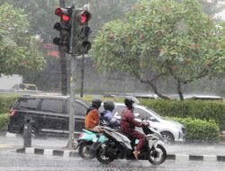 BMKG , Hujan Ringan hingga Sedang Kembali Guyur Jabodetabek Hari Ini dan Besok